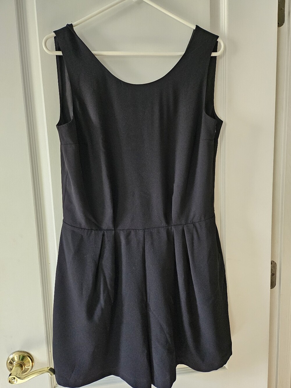 Jennifer Lopez  Sleeveless Black Romper. Suplice V-neck- Pleated Shorts Size 10